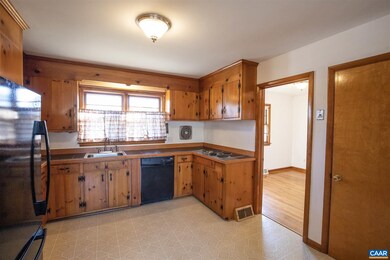 1326 Keesling Ave, Waynesboro, VA 22980 - photo 5