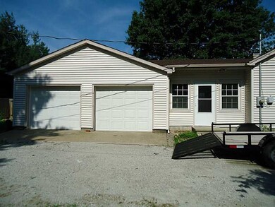 3105 13th St, Columbus, IN 47201 - photo 7