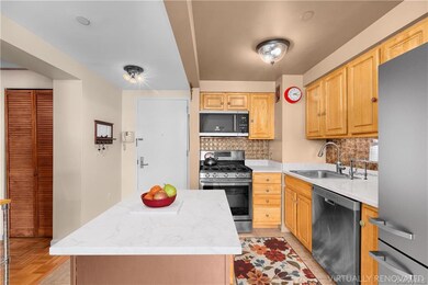 The Sutton unit 1107, New York, NY 10039 - photo 5