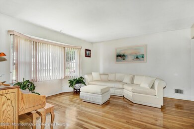 05-Living Room