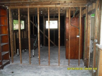 517 Maple St, Niles, MI 49120 - photo 7