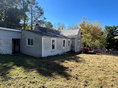 109 Spruce St, Pulaski, VA 24301 - photo 3