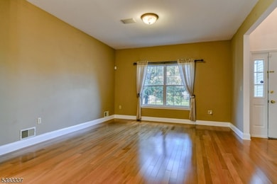 48 Reinhart Way, Bridgewater, NJ 08807 - photo 4