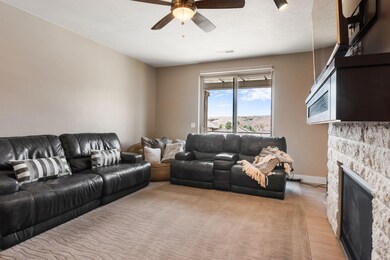 810 S Dixie Dr - www.lystpros.com7