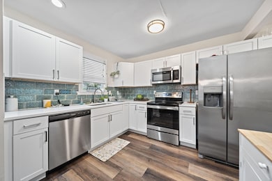 8-web-or-mls-A7402994