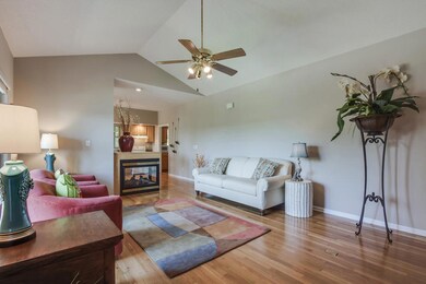 03_ChatugaWay_228_Living01