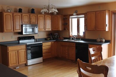 W2935 Sand Crane Dr, Belleville, WI 53508 - photo 5