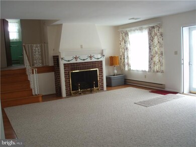 4357 E Campbell Rd, Pennsburg, PA 18073 - photo 2