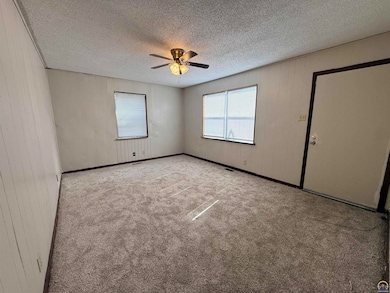 1710 SE 24th St, Topeka, KS 66605 - photo 2