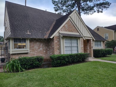 8210 Tiger Ln, Houston, TX 77040 - photo 5