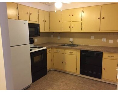 4 Williamsburg Ct unit 14, Shrewsbury, MA 01545 - photo 3