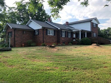 415 Vannoy Maxwell Rd, Purlear, NC 28665 - photo 2