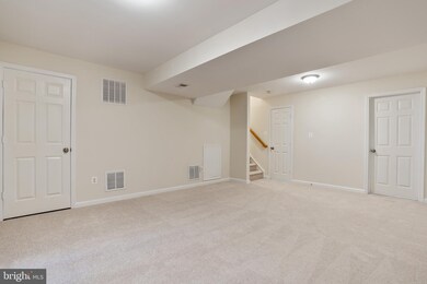 10309 Butternut Cir, Manassas, VA 20110 - photo 6