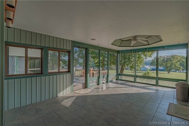 Large Screened in Room