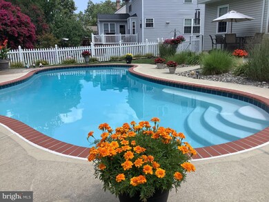 706 Willow Tree Dr, Glen Burnie, MD 21060 - photo 2