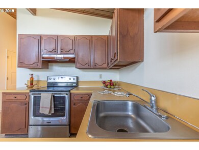 290 N 3rd Ct unit 14, Coos Bay, OR 97420 - photo 6