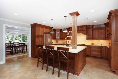 2 tall tree kitch4