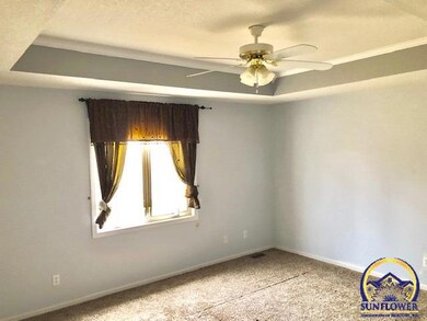 4232 SW Stone Ave, Topeka, KS 66610 - photo 6