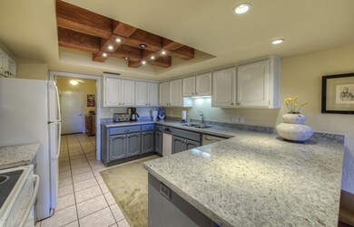 4446 E Camelback Rd unit 112, Phoenix, AZ 85018 - photo 3
