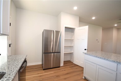 540 Cosmos St, Centerton, AR 72719 - photo 4