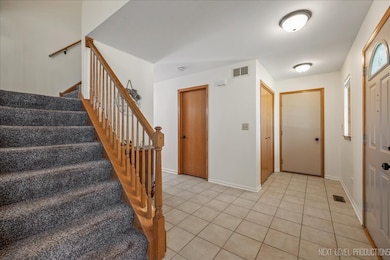 16453 Timberview Dr, Plainfield, IL 60586 - photo 2