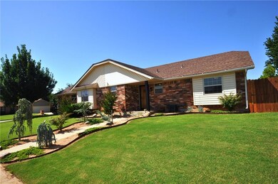 Beautiful walk way that welcomes you to the home!