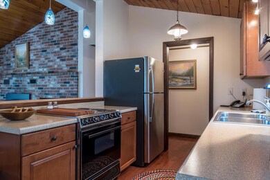 14-Kitchen (3 of 5)