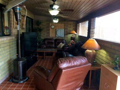 covered patio, 17th
