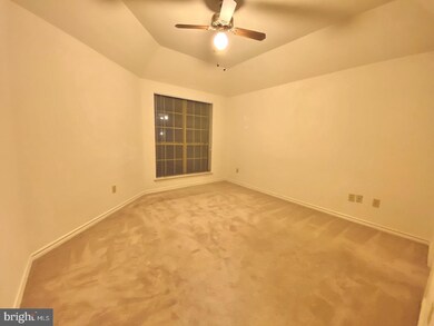 12152 Penderview Terrace unit 1303, Fairfax, VA 22033 - photo 6