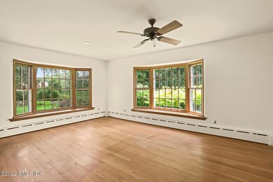 21 Hunt Terrace Greenwich CT-large-009-0