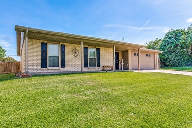 712 Spring Forest Dr, Bedford, TX 76021 - photo 2