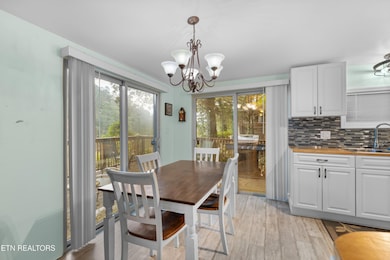 DL5A2296.jpg-SMALL