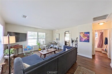 22004 Celes St, Woodland Hills, CA 91364 - photo 4