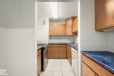 Southbridge Towers unit 8L, New York, NY 10038 - photo 5