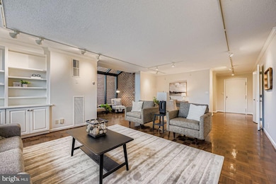 Harper House unit 1212, Baltimore, MD 21210 - photo 4