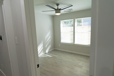 308 S 12th St unit A, Conroe, TX 77301 - photo 6