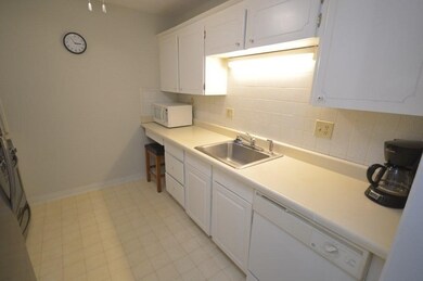 1 Greenbriar Dr unit 303, North Reading, MA 01864 - photo 6