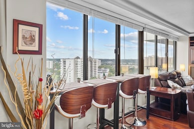 The Olympus unit 1517AND 1515, Alexandria, VA 22304 - photo 3