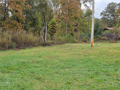 “Spacious Mobile Home Pads in Rogers, AR – Minutes from Beaver Lake, Downtown Rogers, and NWA Corridors! Affordable, utility-ready spaces in a safe, quiet community. Reserve yours today!”