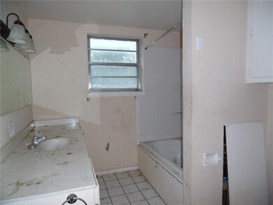 540 Hisel Rd, Oklahoma City, OK 73115 - photo 6