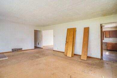 61473 M 40, Paw Paw, MI 49079 - photo 4