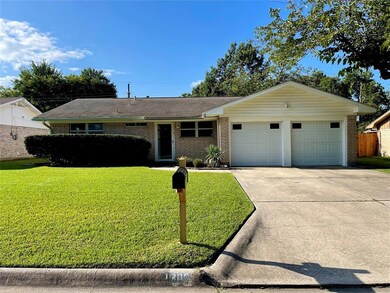1302 Lynwood St, Gainesville, TX 76240 - photo 2