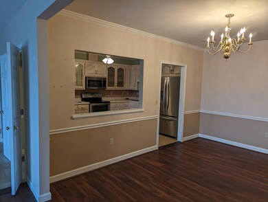 Dining into Kitchen