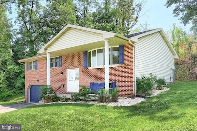 1298 Toann Rd, York, PA 17403 - photo 2