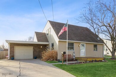 803 E 14th St N, Newton, IA 50208 - photo 2