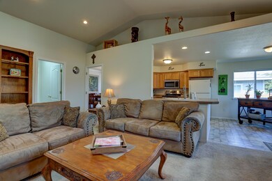 795 NE Quince Place MLS-17