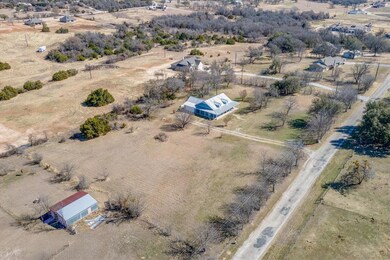 201 Vineyard Ln, Springtown, TX 76082 - photo 6
