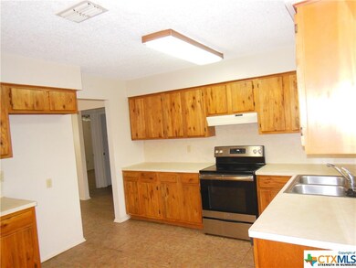 396 Buttercup Ln, New Braunfels, TX 78130 - photo 5