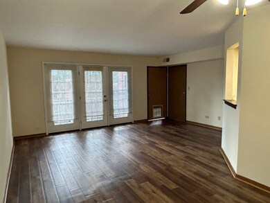 692 Quincy Bridge Ln unit 302, Glenview, IL 60025 - photo 4