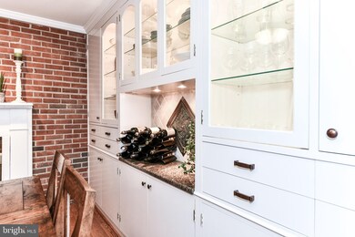 820 Bashford Ln, Alexandria, VA 22314 - photo 5